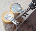 Achieve a welding solder to the soldering iron 
